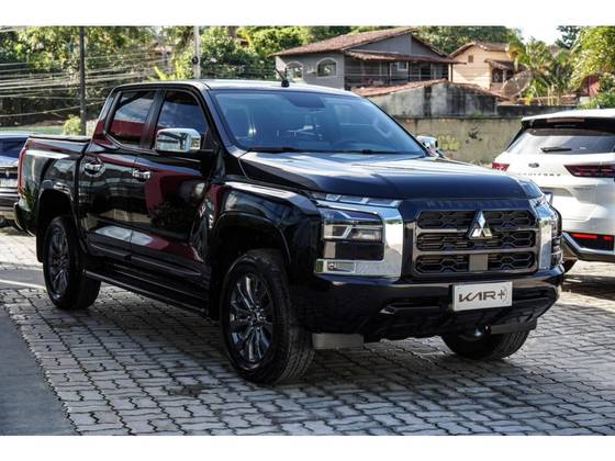 MITSUBISHI TRITON 2.4 BITURBO DIESEL CD HPE 4X4 AUTOMÁTICO